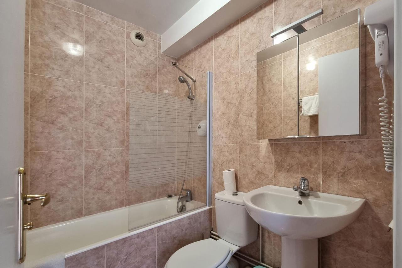 Le Catalan - Hotel Et Appartements มอง-ลูอิส ภายนอก รูปภาพ