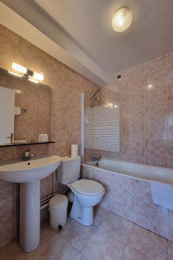 Le Catalan - Hotel Et Appartements มอง-ลูอิส ภายนอก รูปภาพ