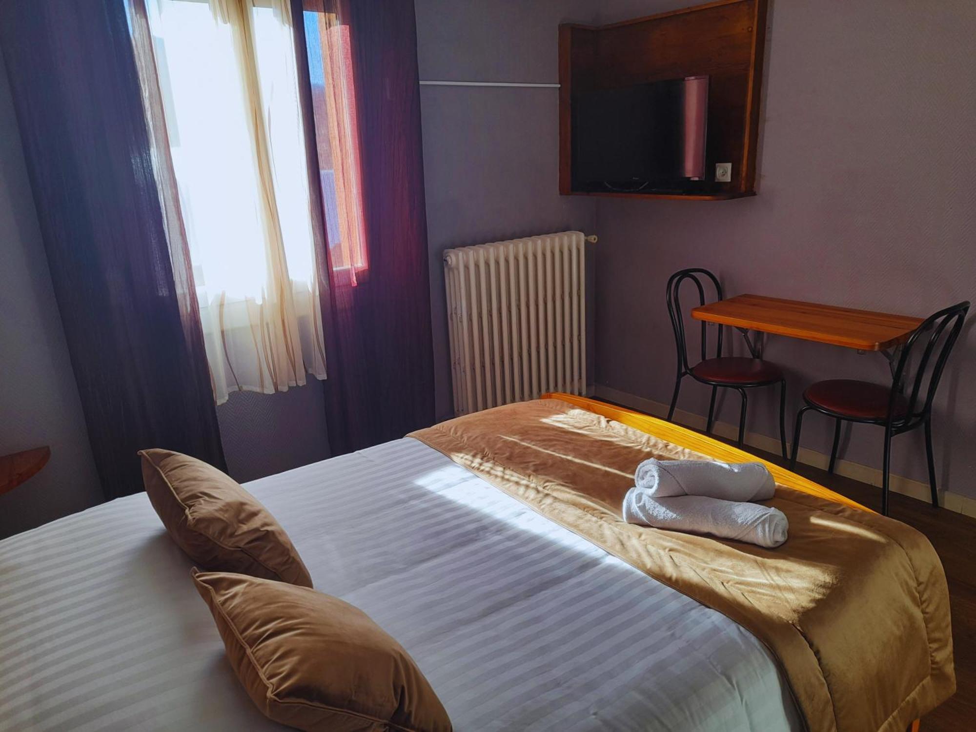 Le Catalan - Hotel Et Appartements มอง-ลูอิส ภายนอก รูปภาพ