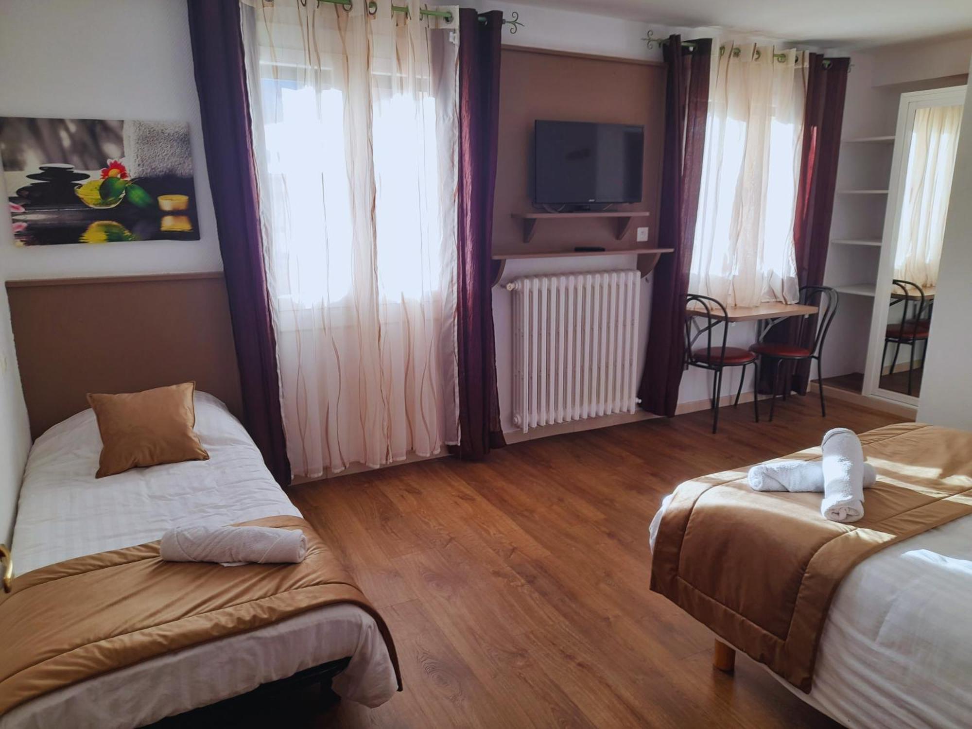 Le Catalan - Hotel Et Appartements มอง-ลูอิส ภายนอก รูปภาพ