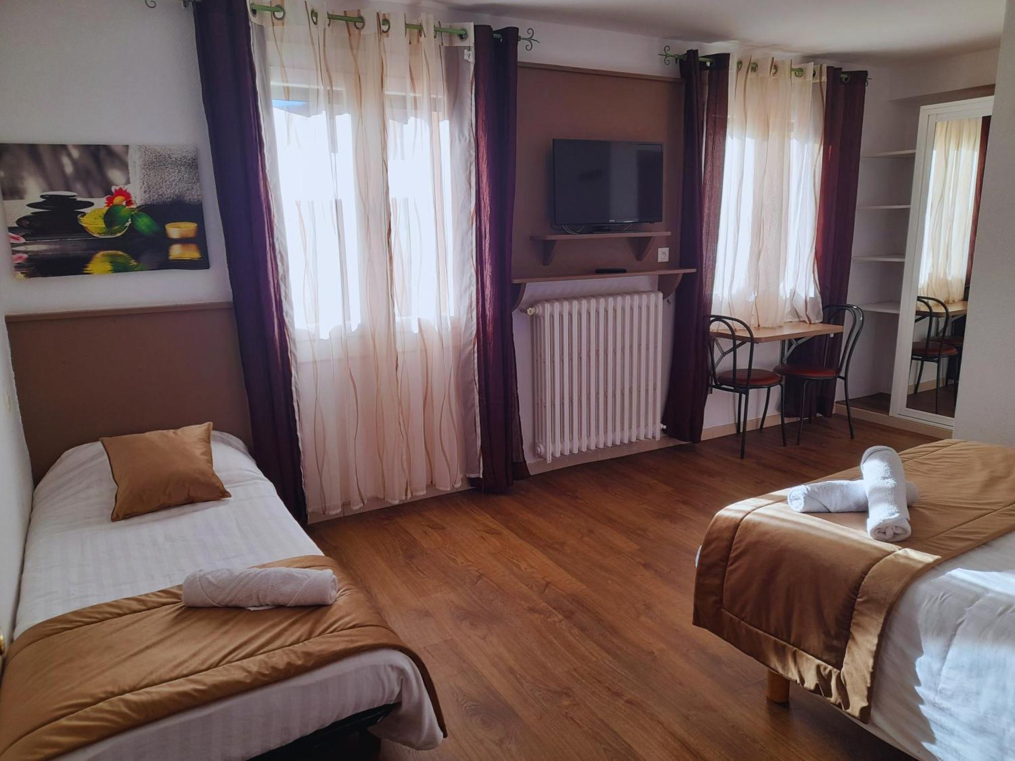 Le Catalan - Hotel Et Appartements มอง-ลูอิส ภายนอก รูปภาพ