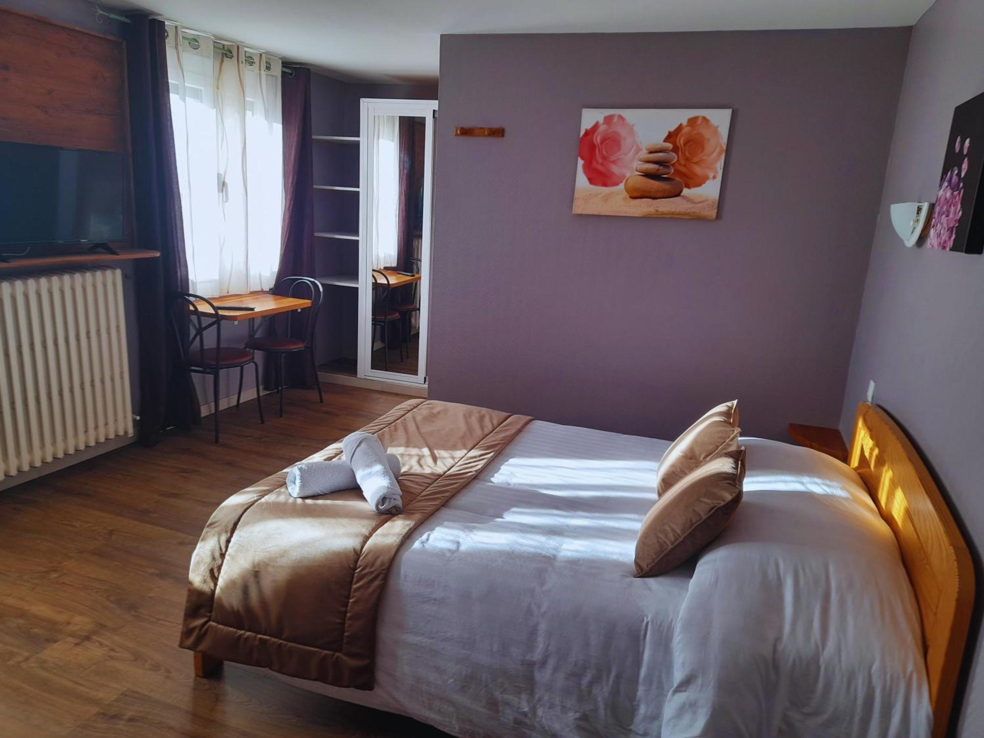 Le Catalan - Hotel Et Appartements มอง-ลูอิส ภายนอก รูปภาพ
