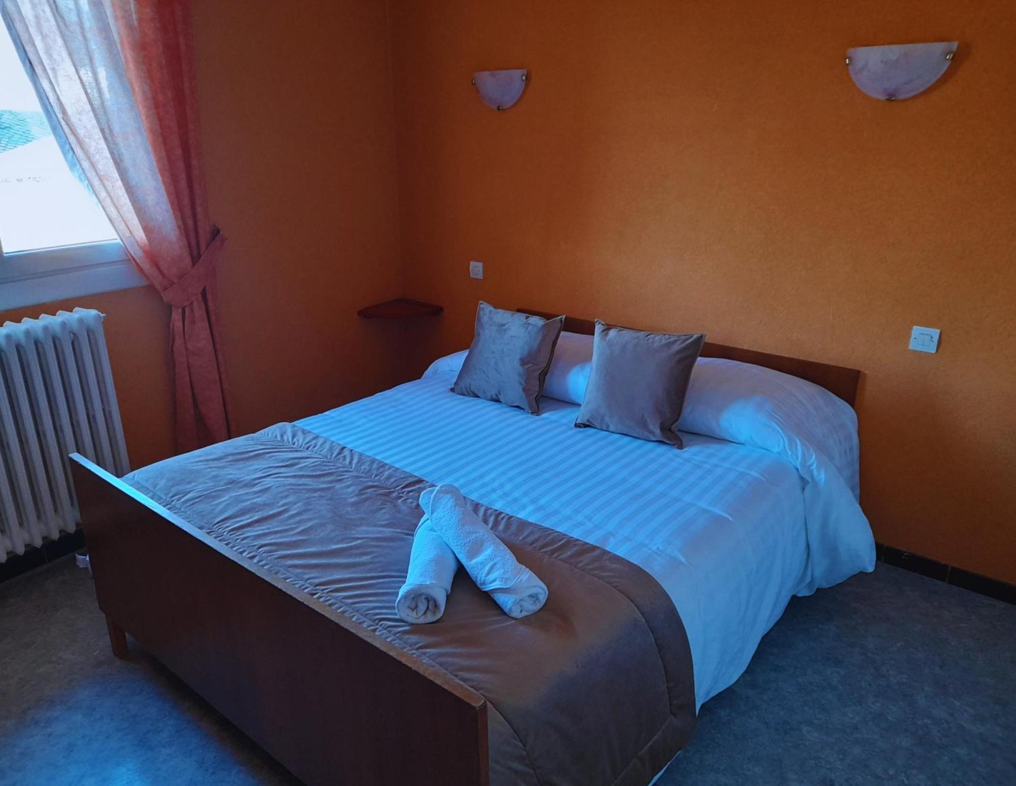 Le Catalan - Hotel Et Appartements มอง-ลูอิส ภายนอก รูปภาพ