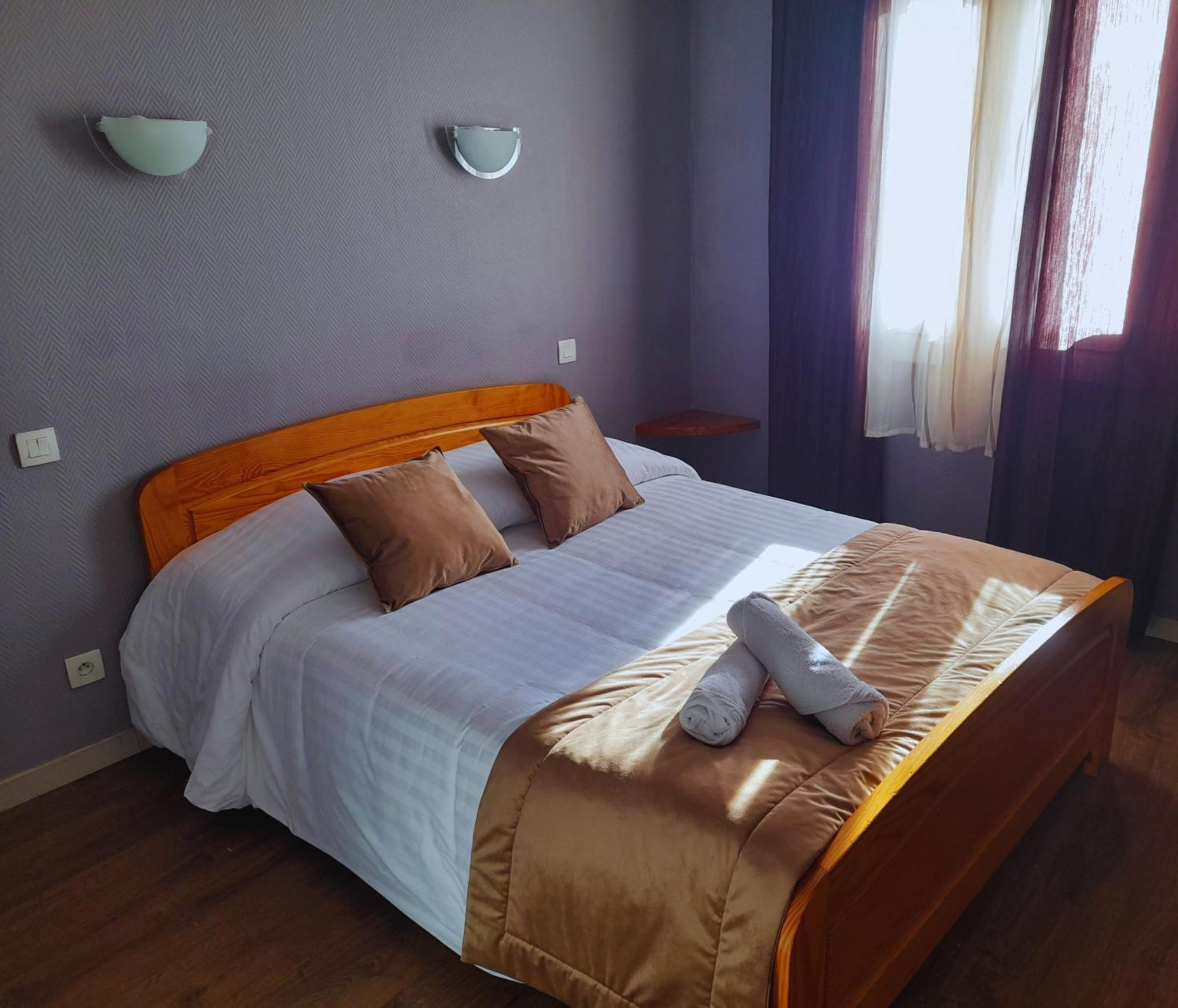 Le Catalan - Hotel Et Appartements มอง-ลูอิส ภายนอก รูปภาพ